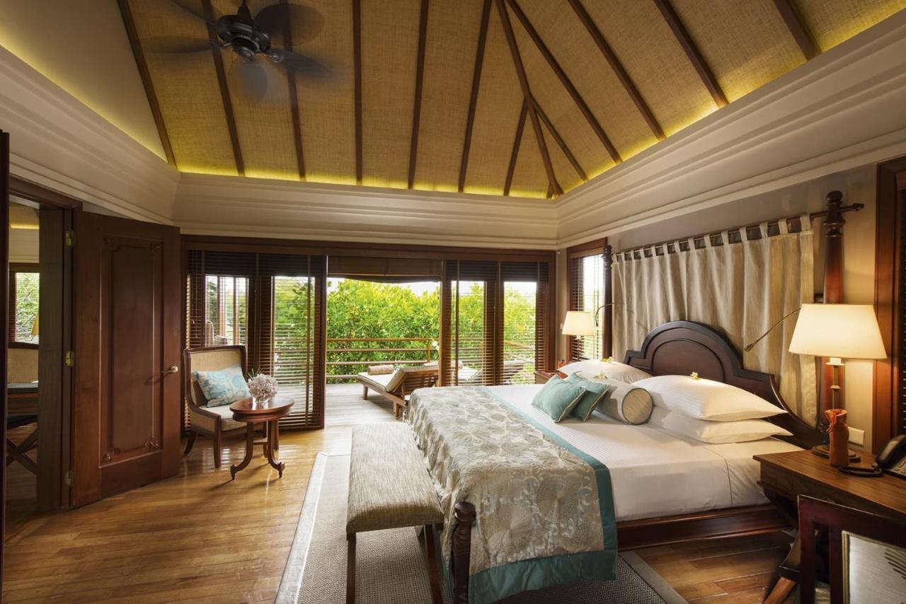 Constance Prince Maurice Poste de Flacq Exterior foto A bedroom at the resort