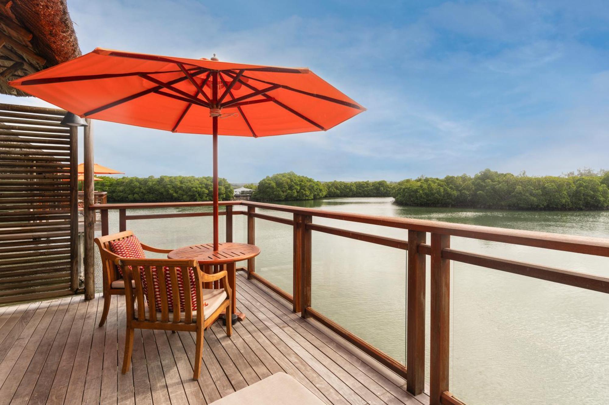 Constance Prince Maurice Poste de Flacq Exterior foto View of the river from the hotel